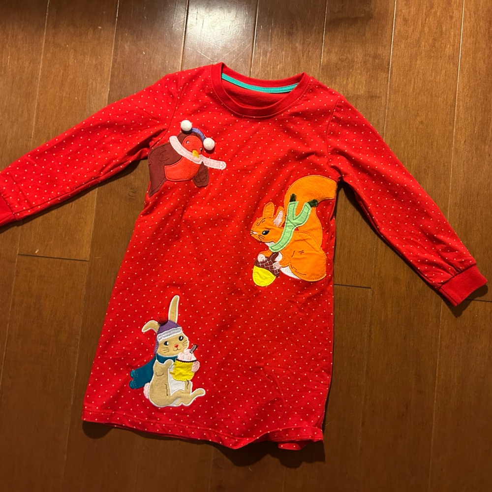 Macy's Red Long Sleeve Kids Tee with Animal Appliques
